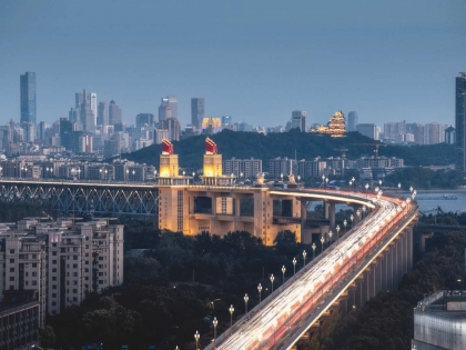 历史上的今天：南京长江大桥全面建成通车！